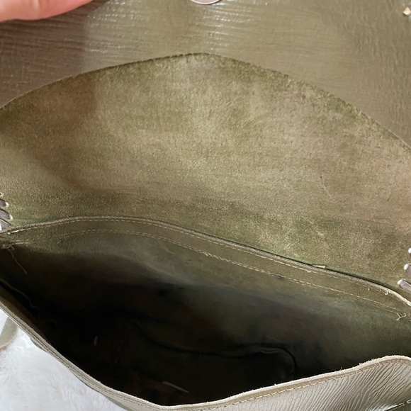 Vintage Olive Green Leather Crossbody Bag - Picture 4 of 4